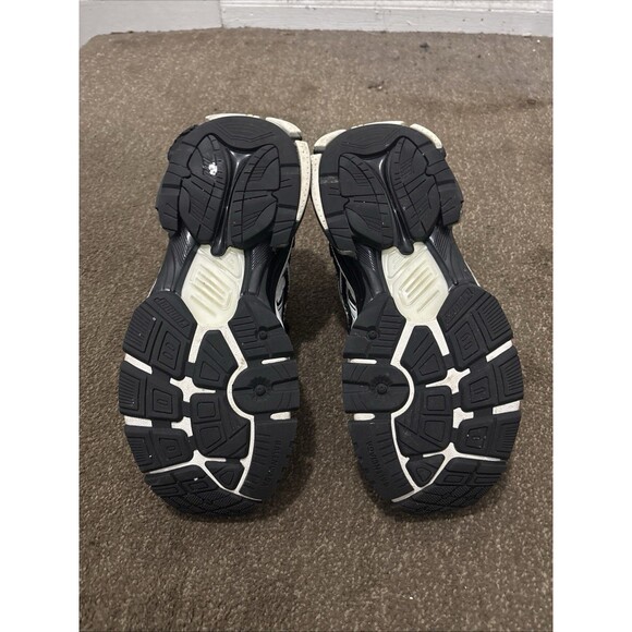 Size 10 - Balenciaga Runner Sneaker Black White main image 5